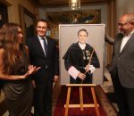 La montillana María José Ruiz realiza un retrato de José Carlos Gómez Villamandos para la galería de rectores de la UCO