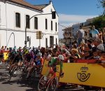 Impresionante acogida de La Vuelta en Montilla