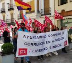 Representantes del sindicato CTA se manifiestan y acusan al Ayuntamiento de ser cómplice de la situación de las trabajadoras de Monsecor