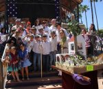 El desfile infantil de las Cruces de Mayo llenan de alegría las calles de Montilla