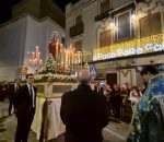 La Inmaculada procesiona por el centro arropada por hermandades, colegios y coros
