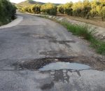 Vecinos del Llano del Espinar denuncian la peligrosidad de la carretera hacia Montilla